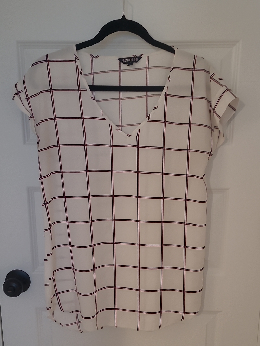 Express Women's Cream Windowpane V-Neck Top